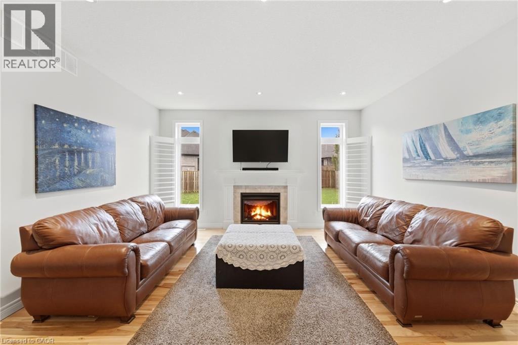 152 Juno Crescent, Woodstock, Ontario  N4T 0A9 - Photo 5 - 40820504