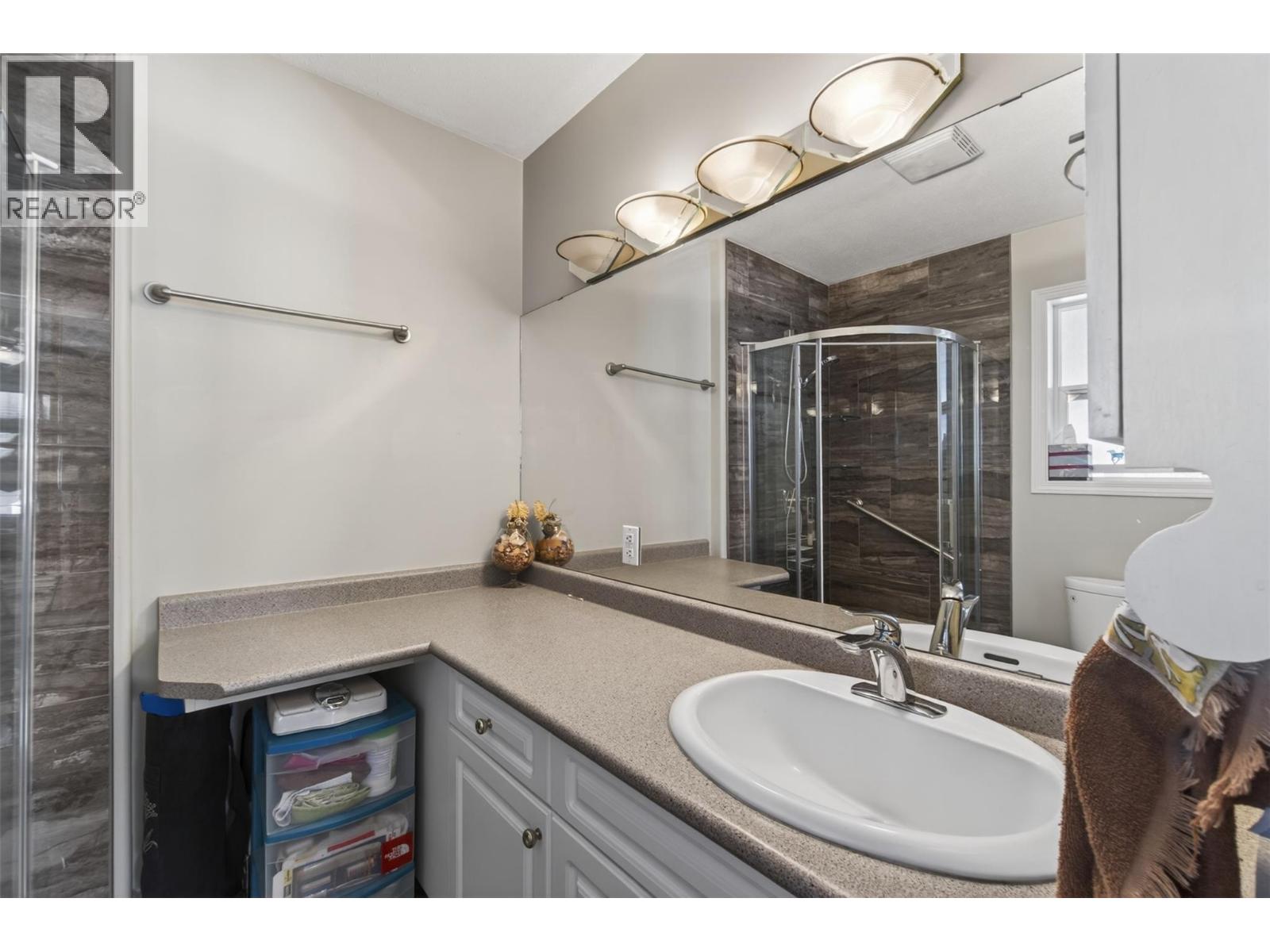 3181 8 Avenue Se, Salmon Arm, British Columbia  V1E 1S1 - Photo 39 - 10383965