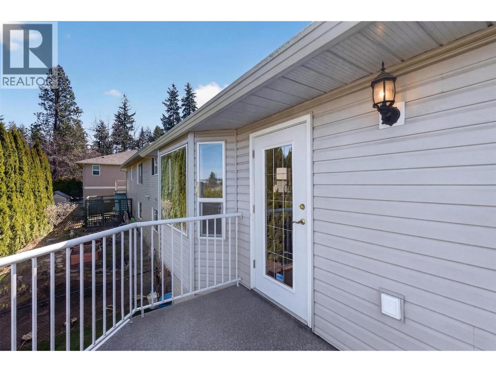 3181 8 Avenue Se, Salmon Arm, British Columbia  V1E 1S1 - Photo 50 - 10383965