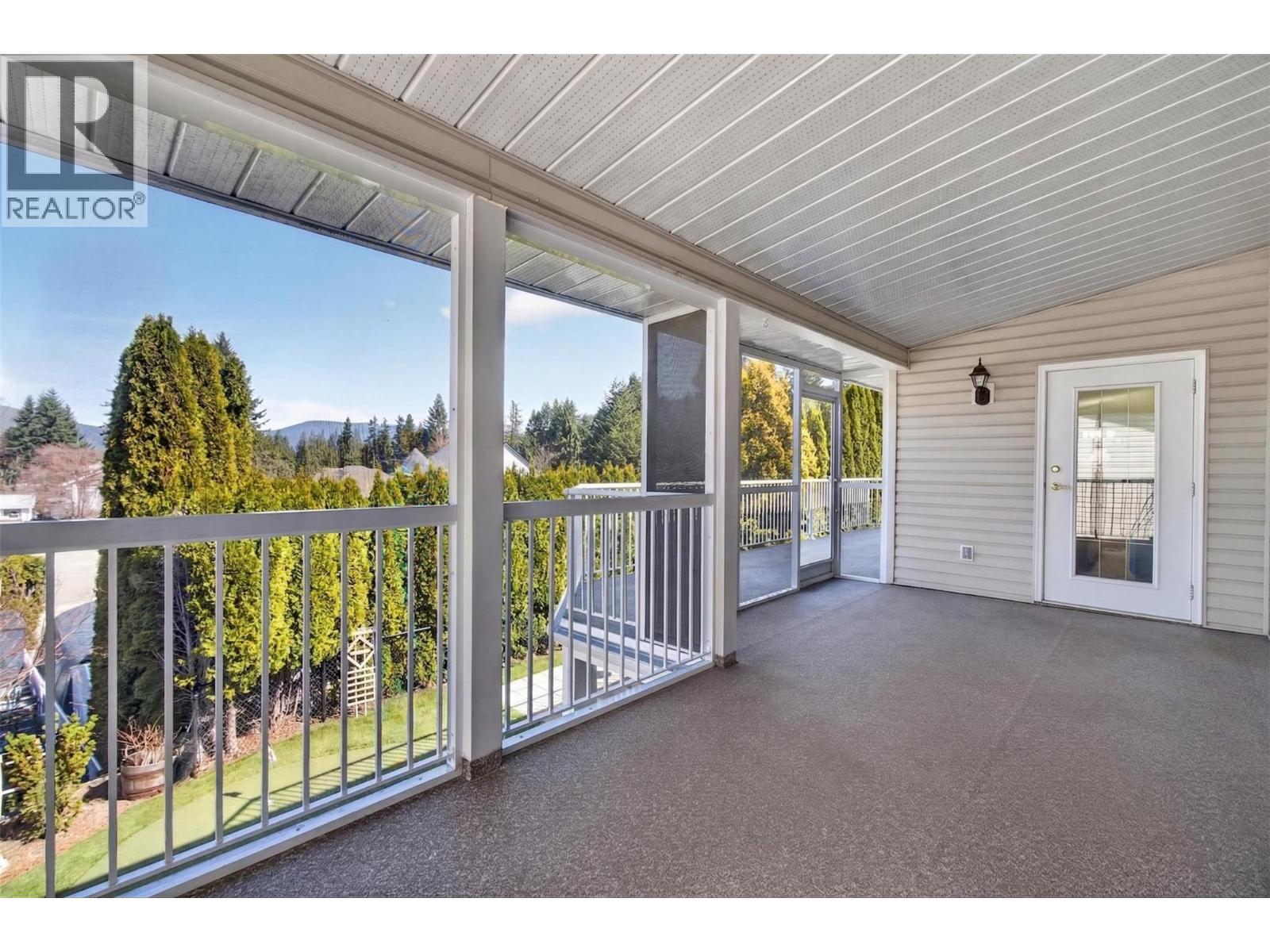 3181 8 Avenue Se, Salmon Arm, British Columbia  V1E 1S1 - Photo 46 - 10383965