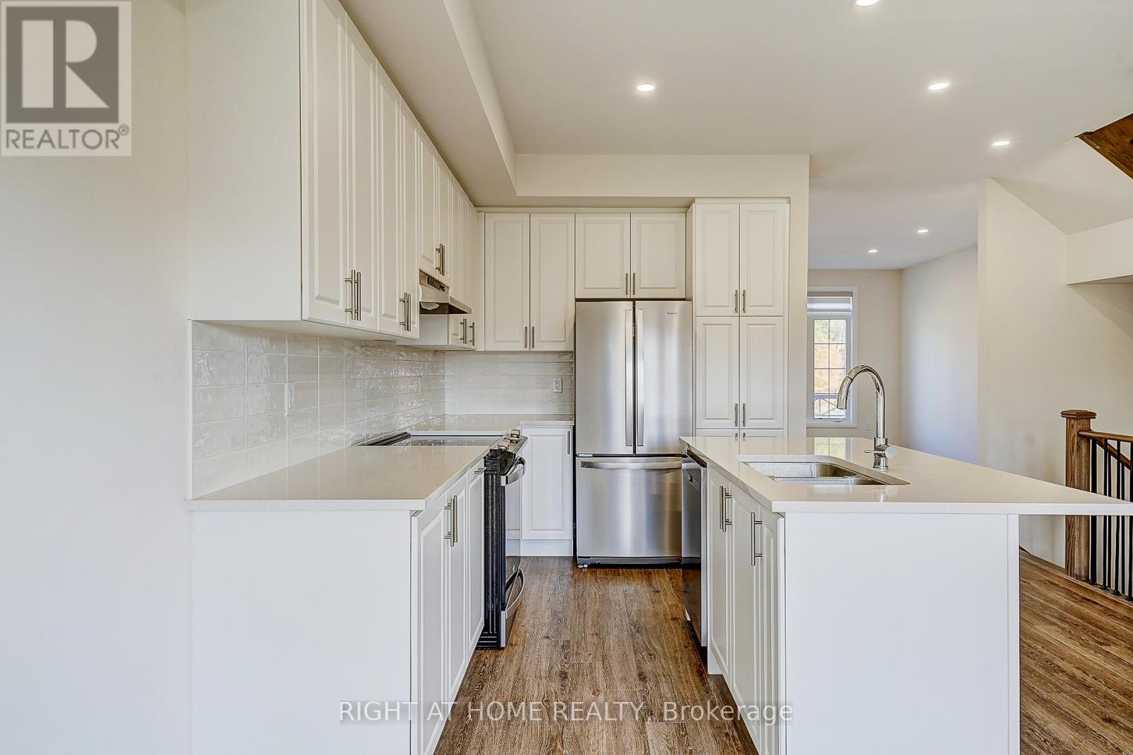 29 Coote Court N, Ajax, Ontario  L1T 0P5 - Photo 11 - E13014992