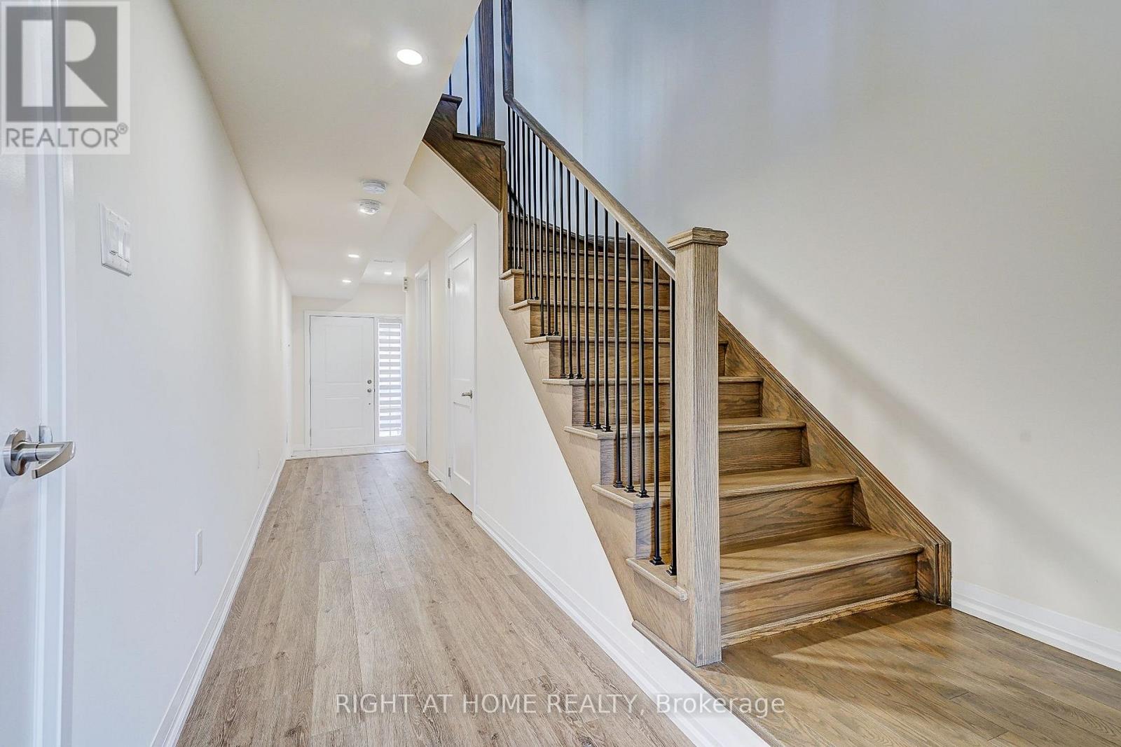 29 Coote Court N, Ajax, Ontario  L1T 0P5 - Photo 2 - E13014992