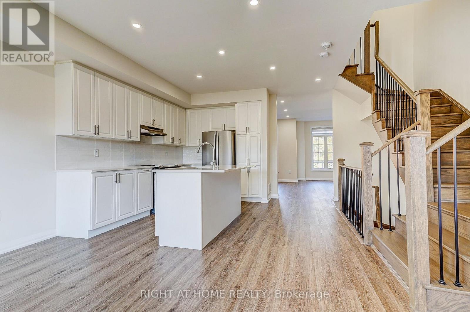 29 Coote Court N, Ajax, Ontario  L1T 0P5 - Photo 9 - E13014992