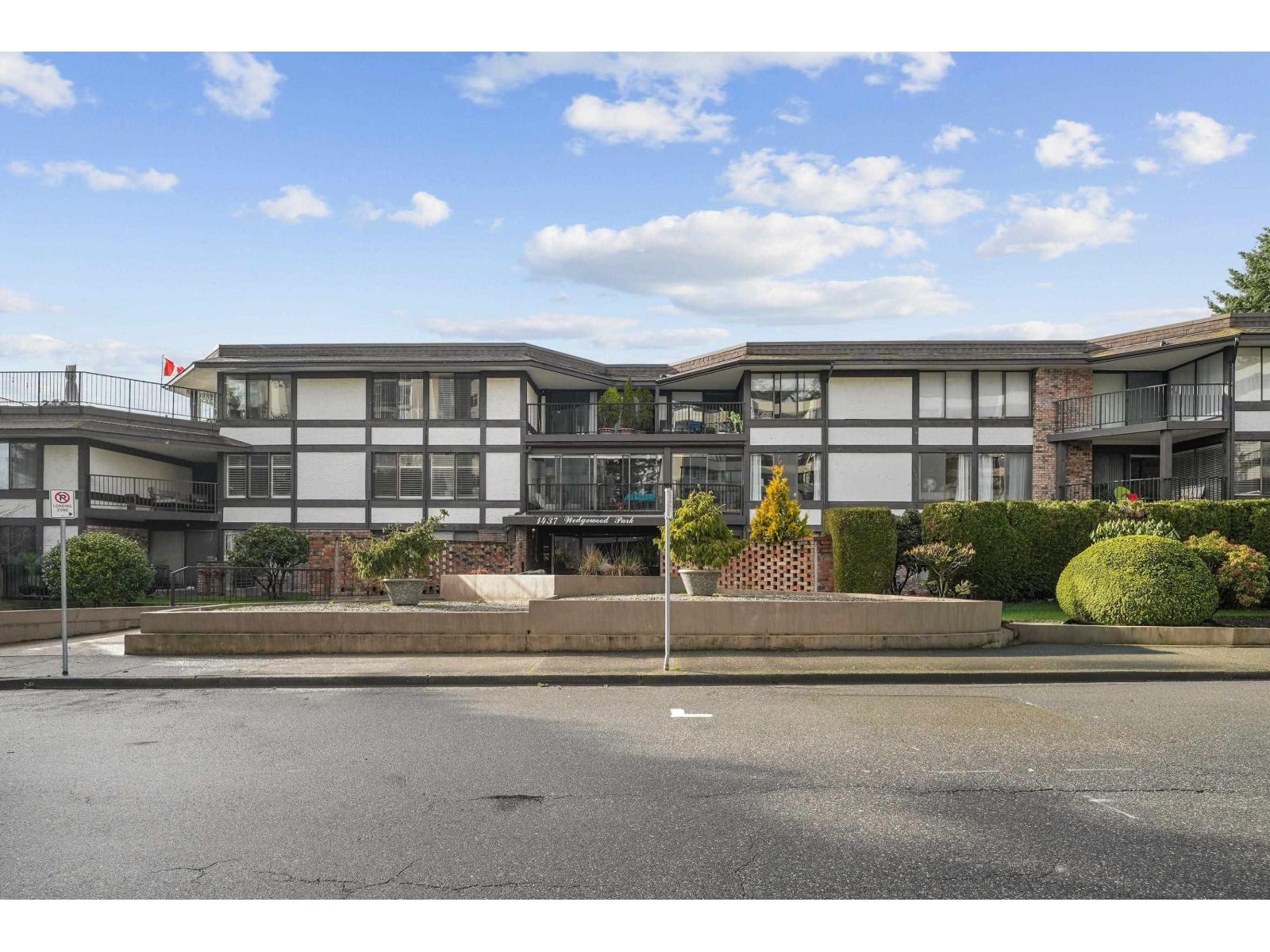 308 1437 Foster Street, White Rock, British Columbia  V4B 3X6 - Photo 3 - R3112960