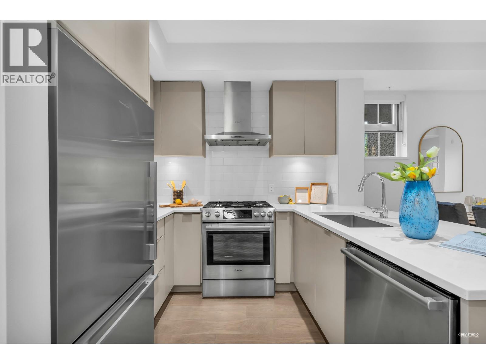 8576 Osler Street, Vancouver, British Columbia  V6P 0G4 - Photo 3 - R3112929