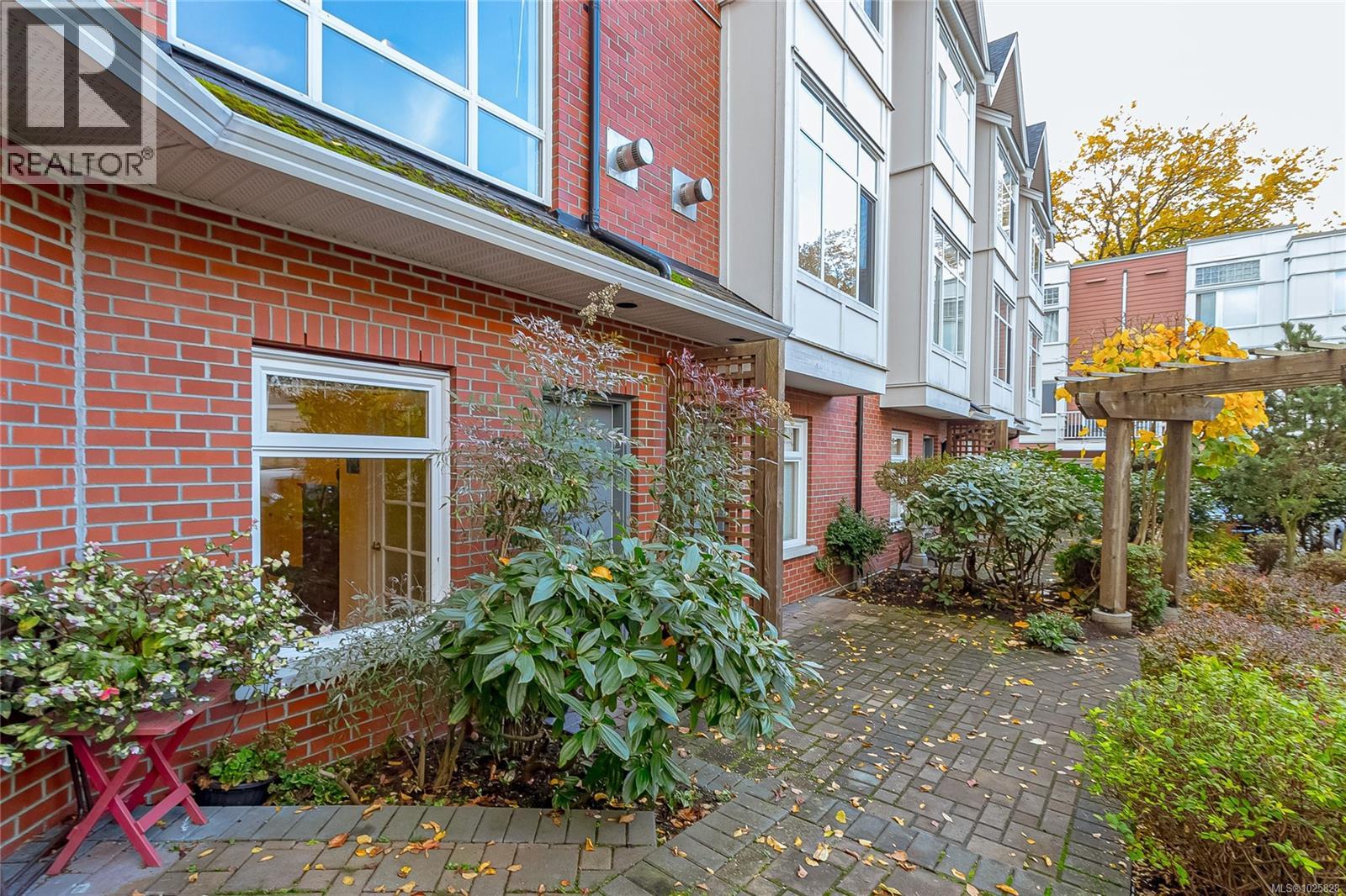 36 60 Dallas Rd, Victoria, British Columbia  V8V 1A2 - Photo 5 - 1025828