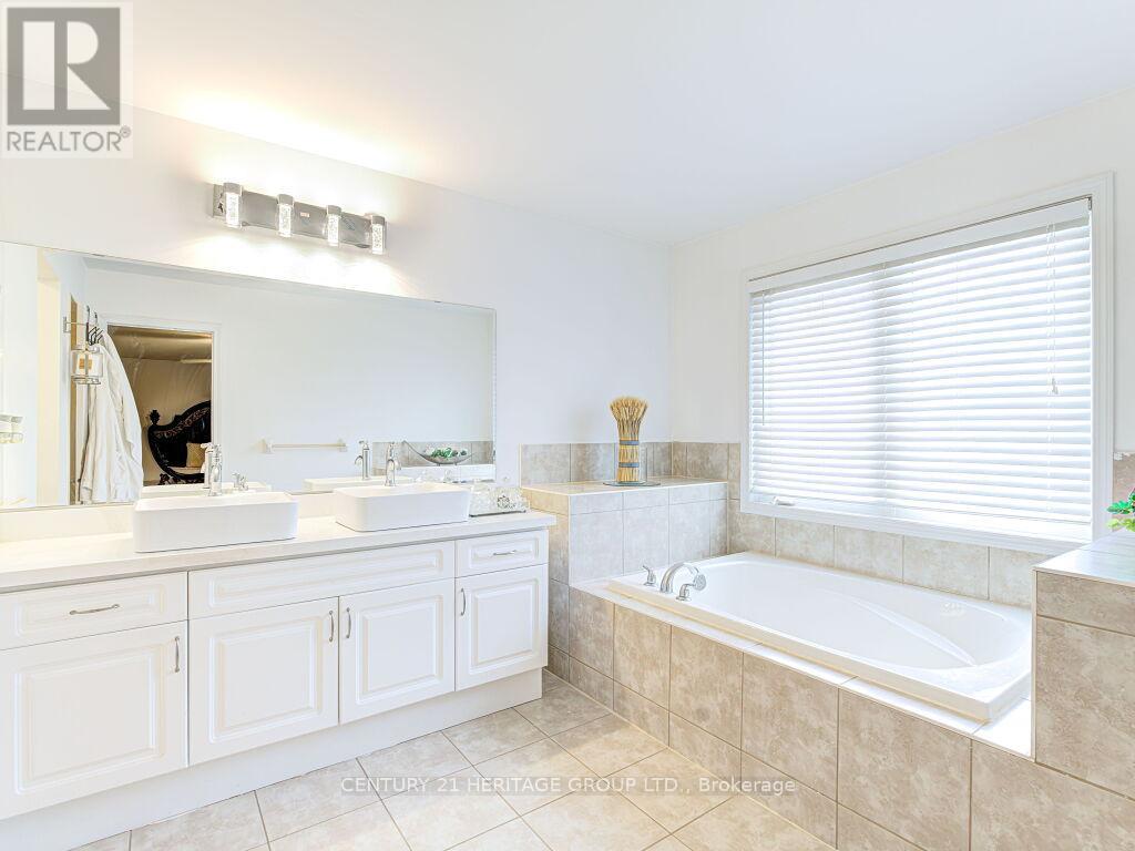 50 Ken Bishop Way, Newmarket, Ontario  L3X 3J6 - Photo 35 - N13014896