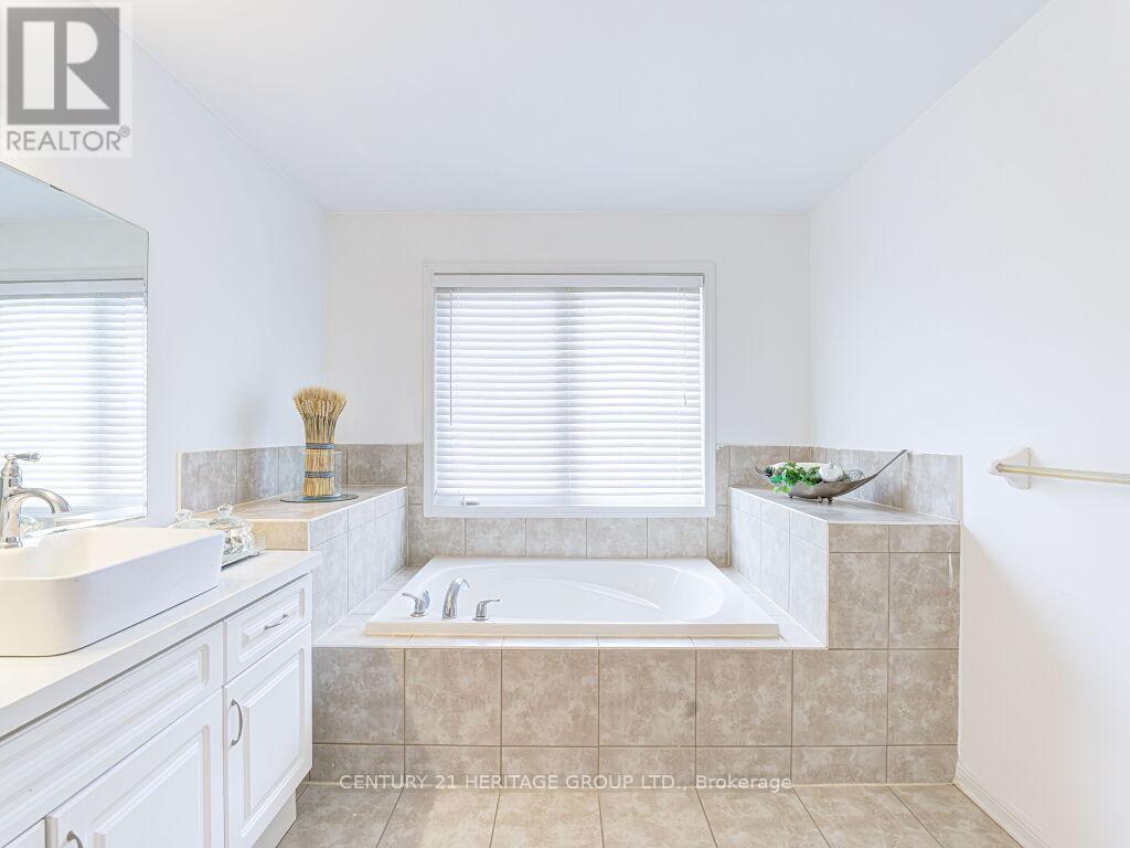 50 Ken Bishop Way, Newmarket, Ontario  L3X 3J6 - Photo 37 - N13014896