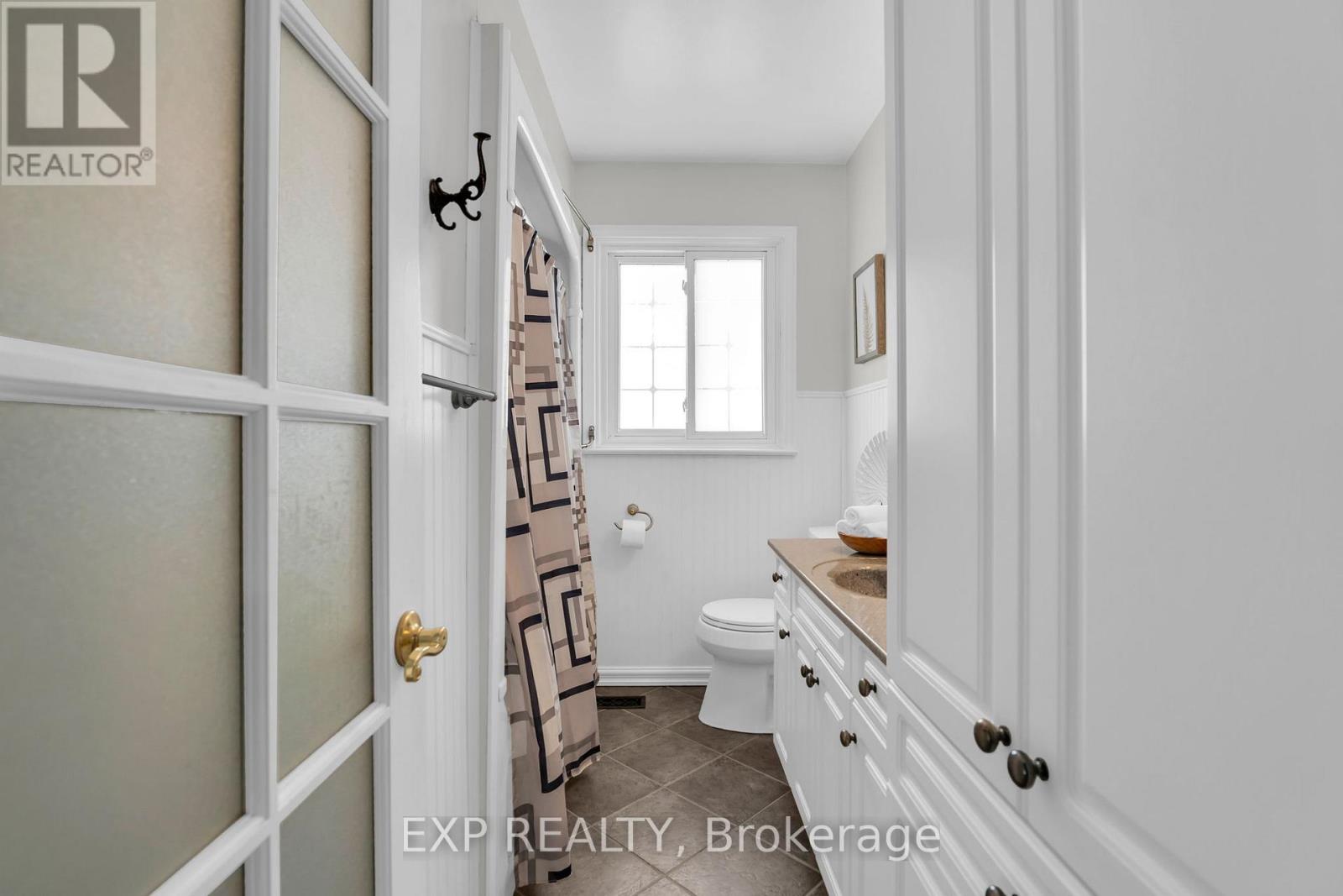 561 Duclos Point Road, Georgina, Ontario  L0E 1N0 - Photo 14 - N13014902