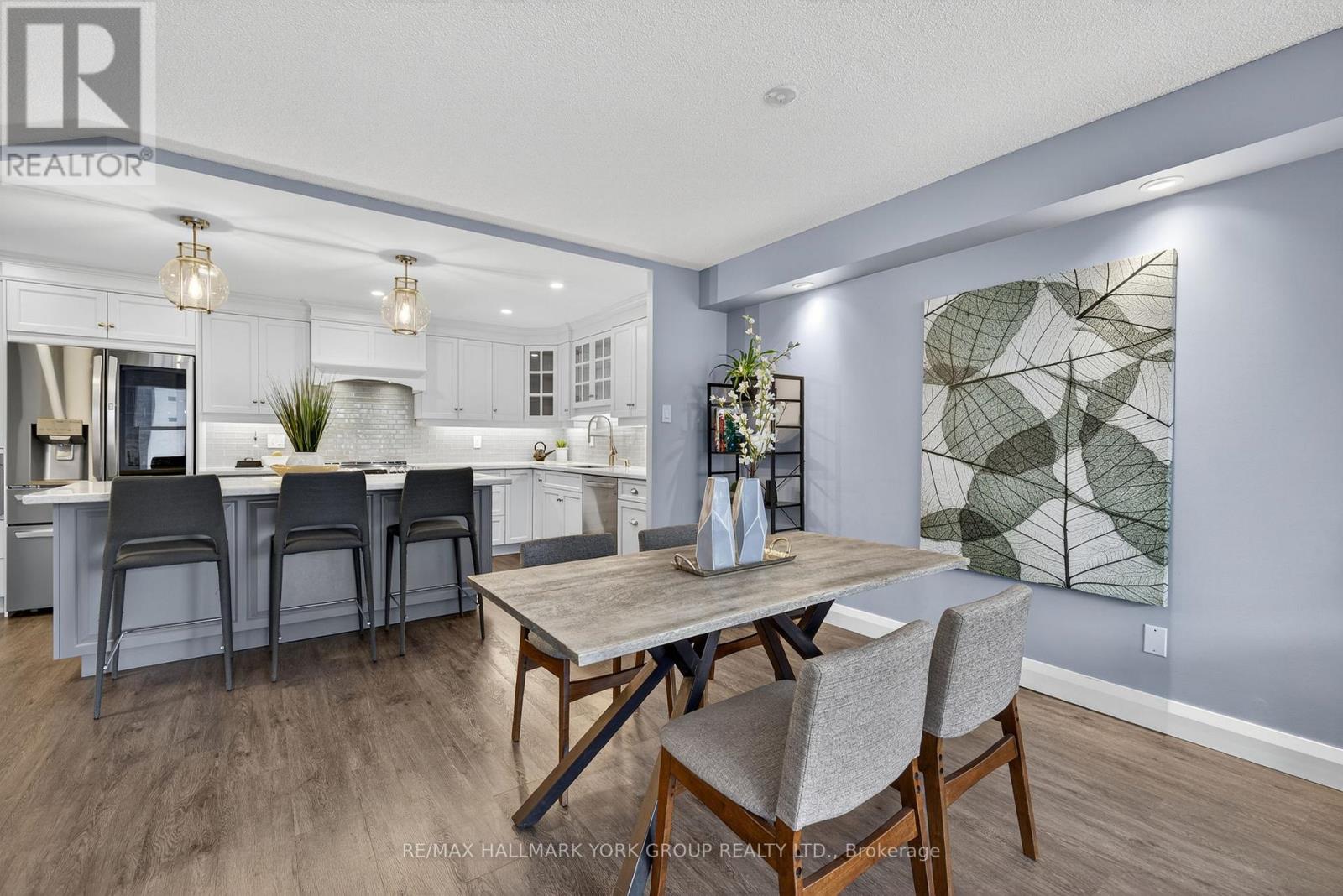 906 - 250 Davis Drive, Newmarket (Central Newmarket), Ontario  L3Y 7T7 - Photo 6 - N13014926