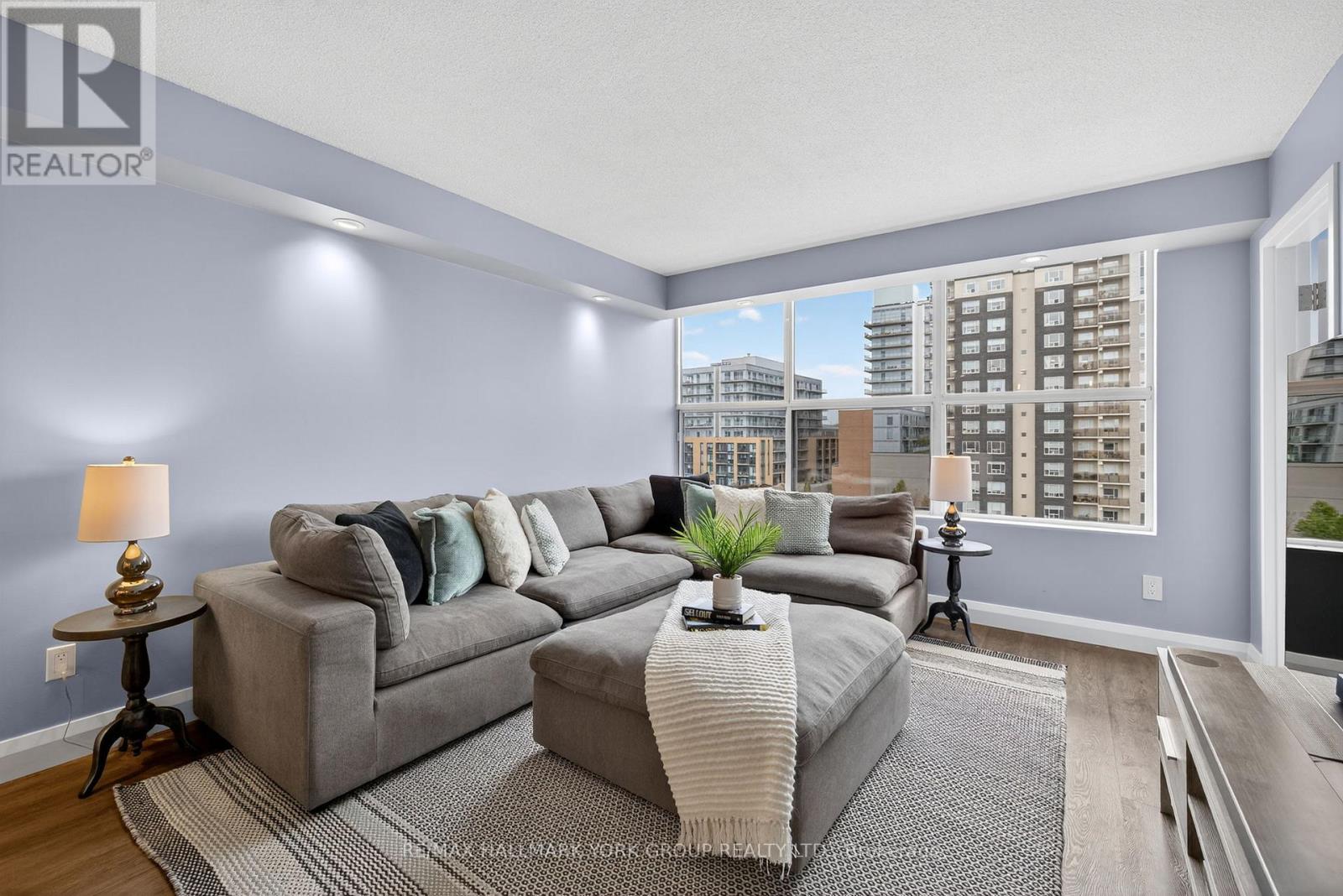 906 - 250 Davis Drive, Newmarket (Central Newmarket), Ontario  L3Y 7T7 - Photo 7 - N13014926