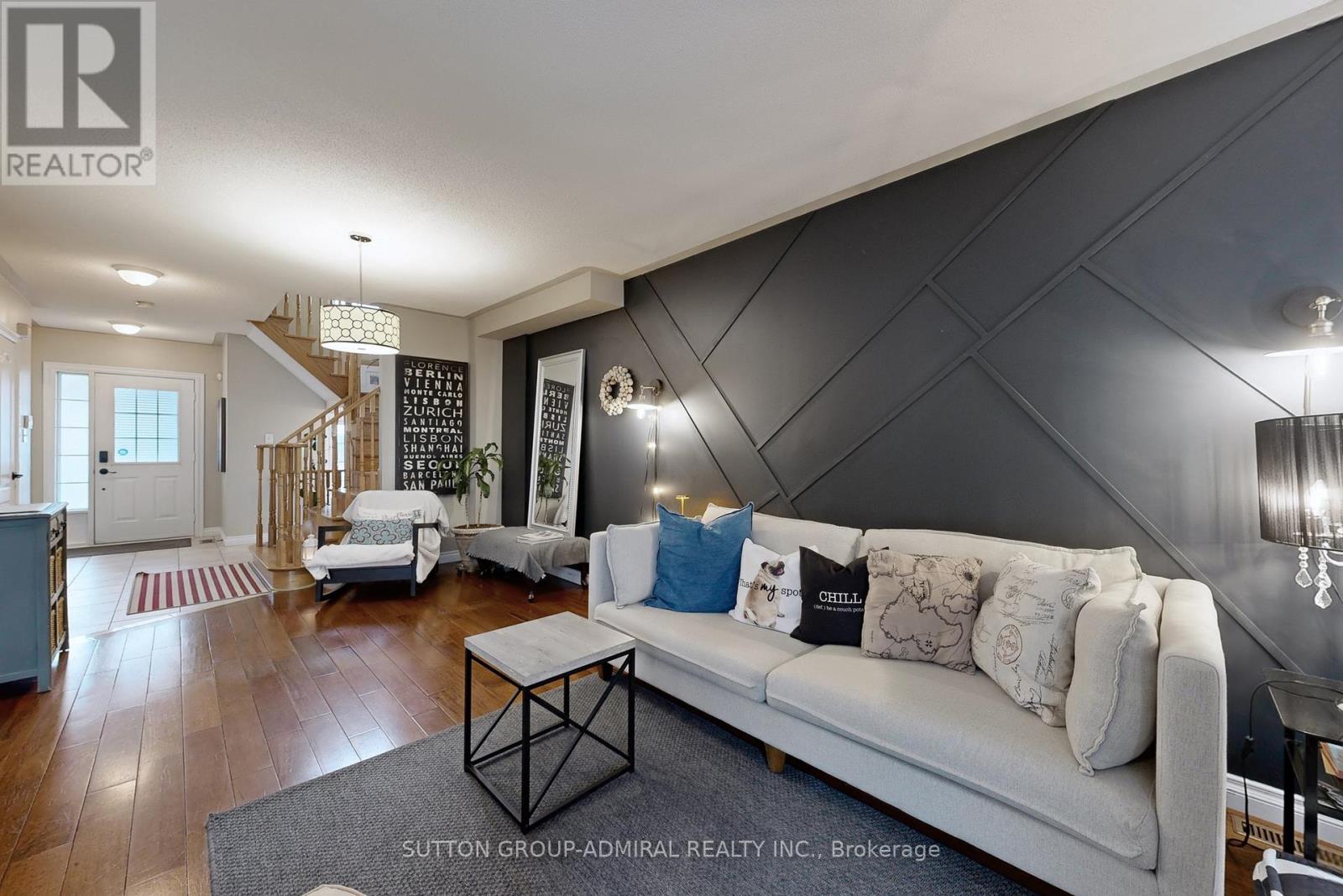 80 Walkview Crescent, Richmond Hill, Ontario  L4E 4H6 - Photo 5 - N13014956