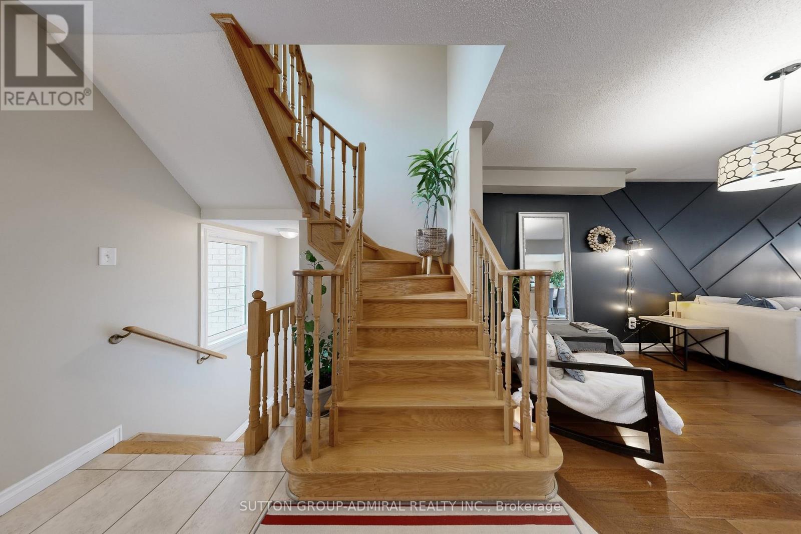 80 Walkview Crescent, Richmond Hill, Ontario  L4E 4H6 - Photo 7 - N13014956