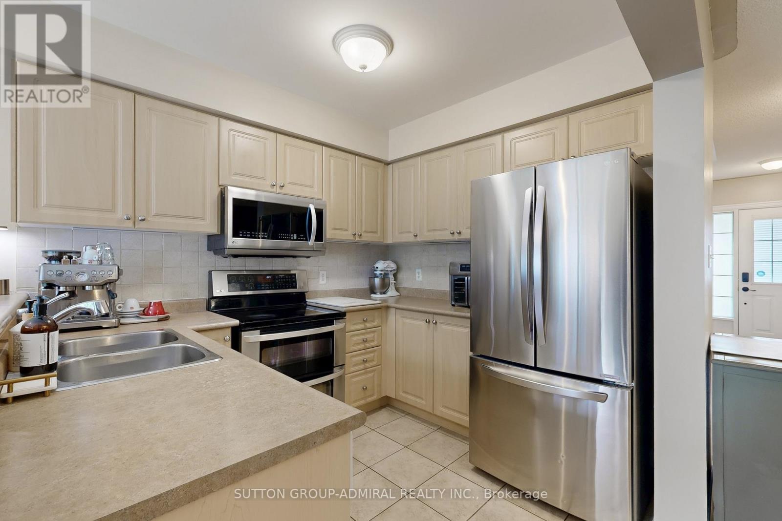 80 Walkview Crescent, Richmond Hill, Ontario  L4E 4H6 - Photo 8 - N13014956