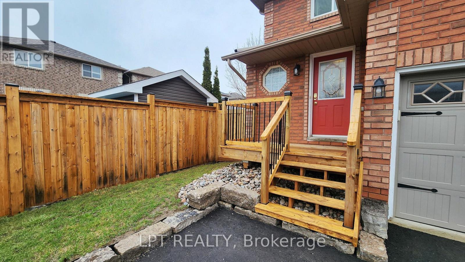 39 Raymond Crescent, Barrie, Ontario  L4N 0X6 - Photo 3 - S13014924