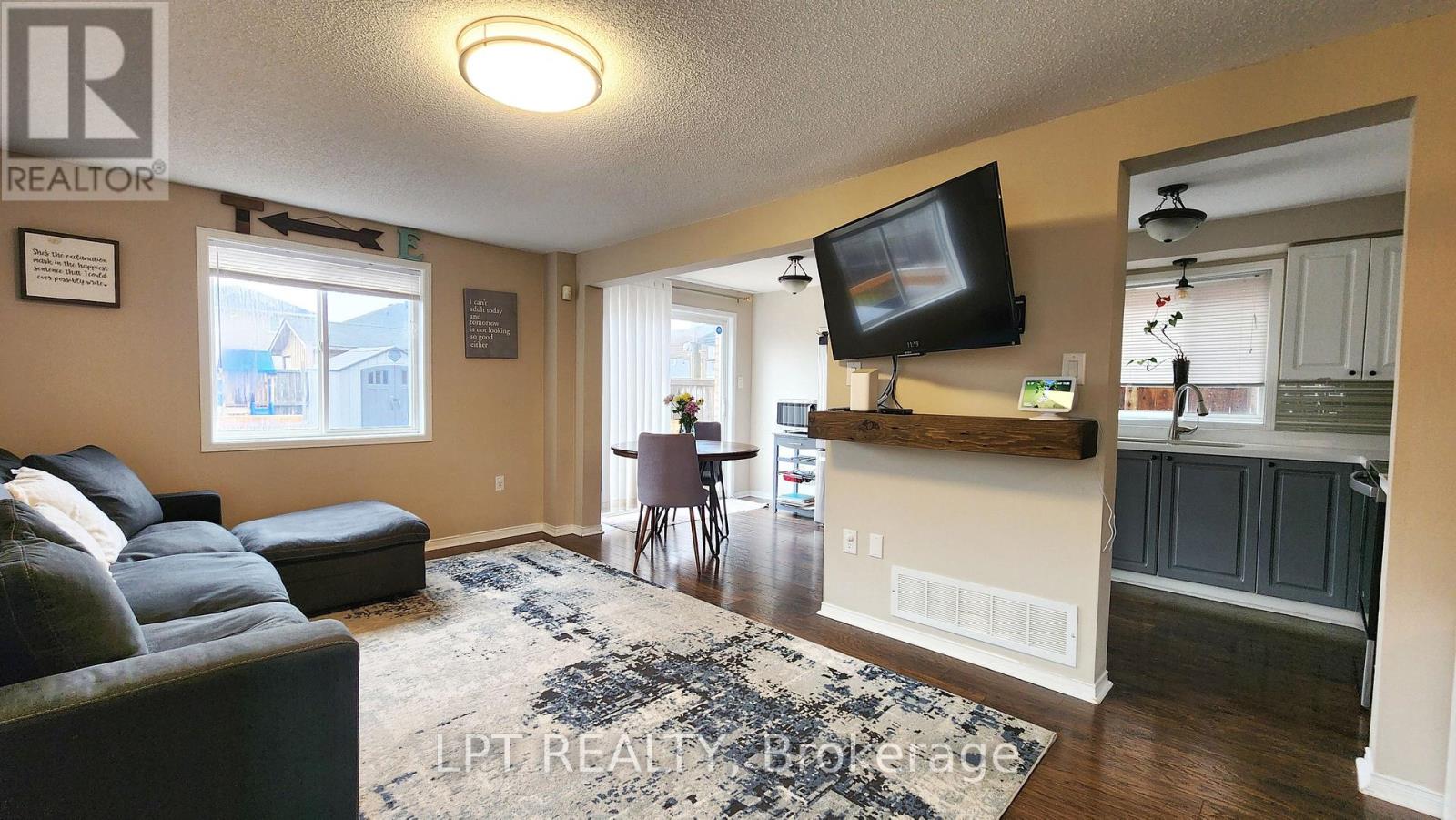 39 Raymond Crescent, Barrie, Ontario  L4N 0X6 - Photo 5 - S13014924