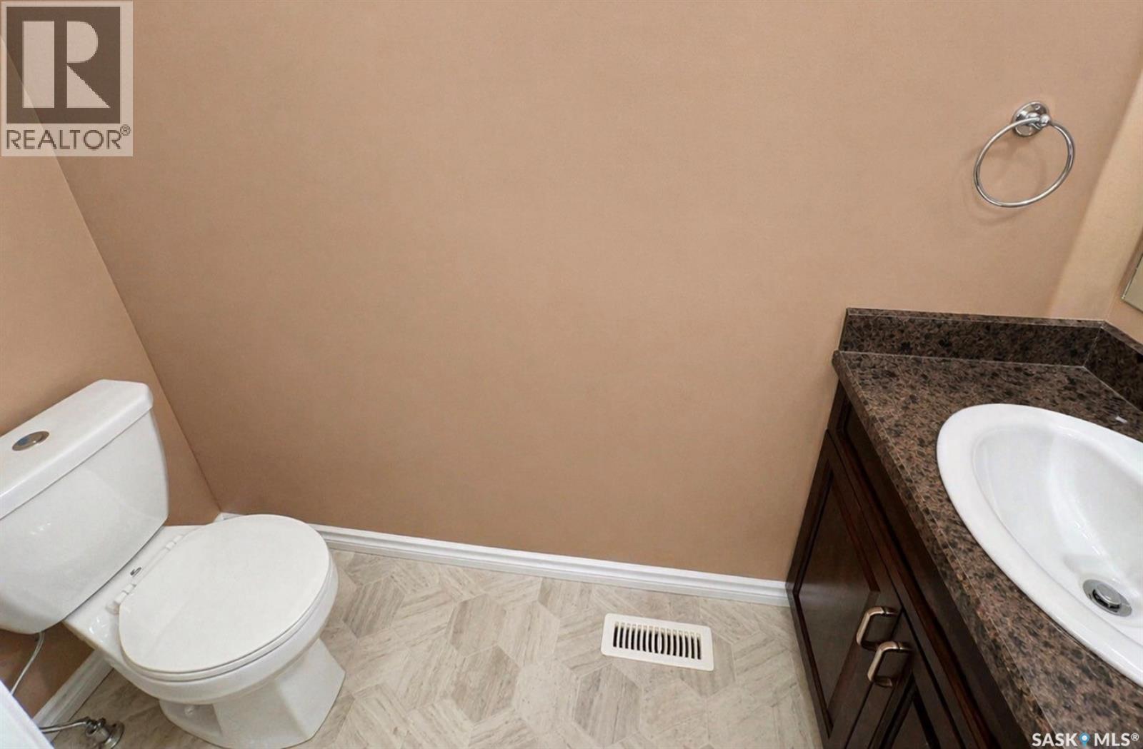 D2 33 Wood Lily Drive, Moose Jaw, Saskatchewan  S6J 1B4 - Photo 16 - SK033120