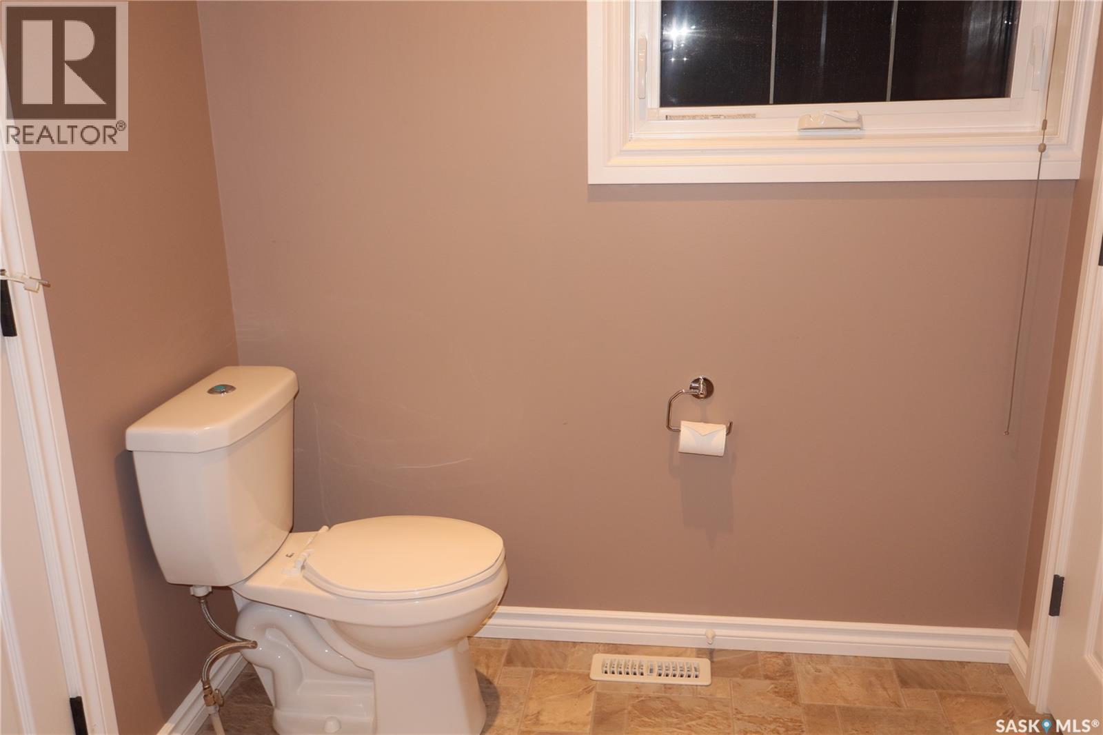 D2 33 Wood Lily Drive, Moose Jaw, Saskatchewan  S6J 1B4 - Photo 22 - SK033120