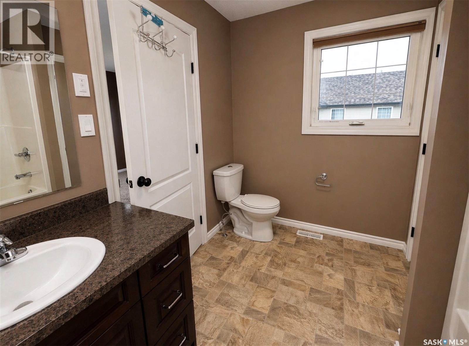 D2 33 Wood Lily Drive, Moose Jaw, Saskatchewan  S6J 1B4 - Photo 23 - SK033120