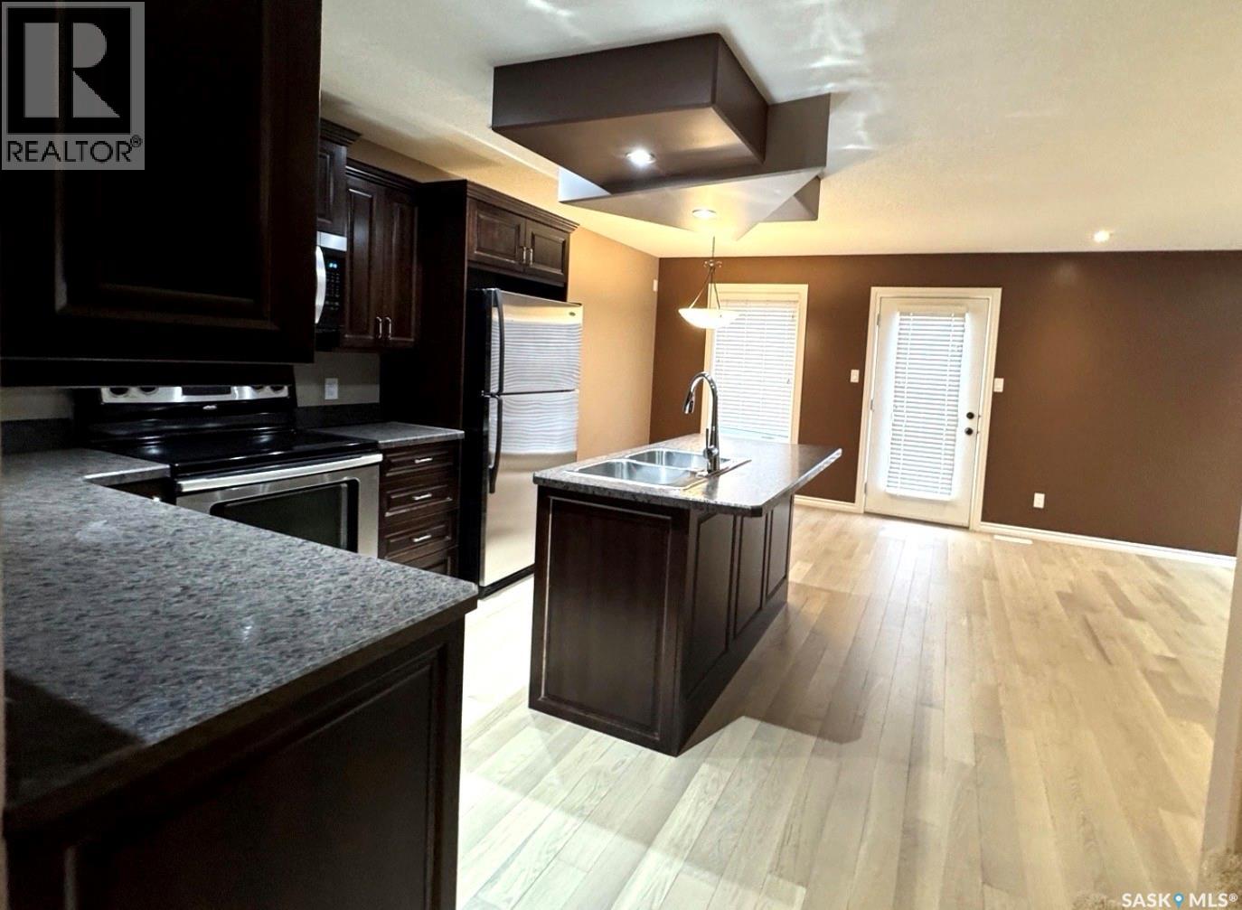 D2 33 Wood Lily Drive, Moose Jaw, Saskatchewan  S6J 1B4 - Photo 3 - SK033120