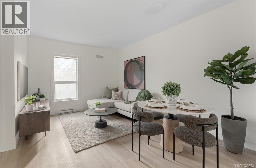 11 2536 Shelbourne St, Victoria, British Columbia  V8R 4L5 - Photo 9 - 1032653