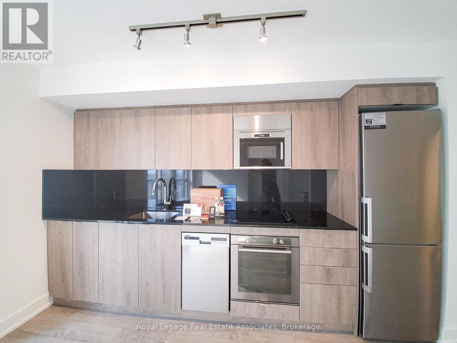 2230 - 5 Mabelle Avenue, Toronto, Ontario  M9A 0C8 - Photo 5 - W13014898