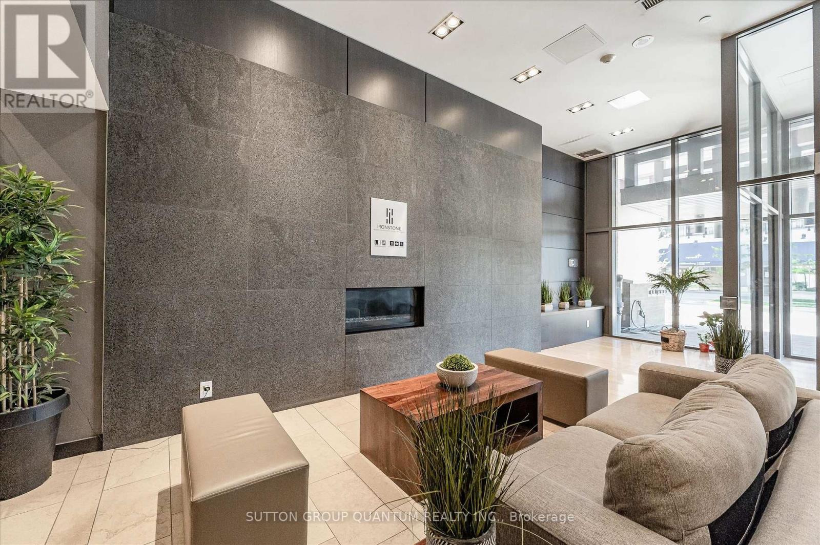 219 - 1940 Ironstone Drive, Burlington, Ontario  L7L 0E4 - Photo 3 - W13014980