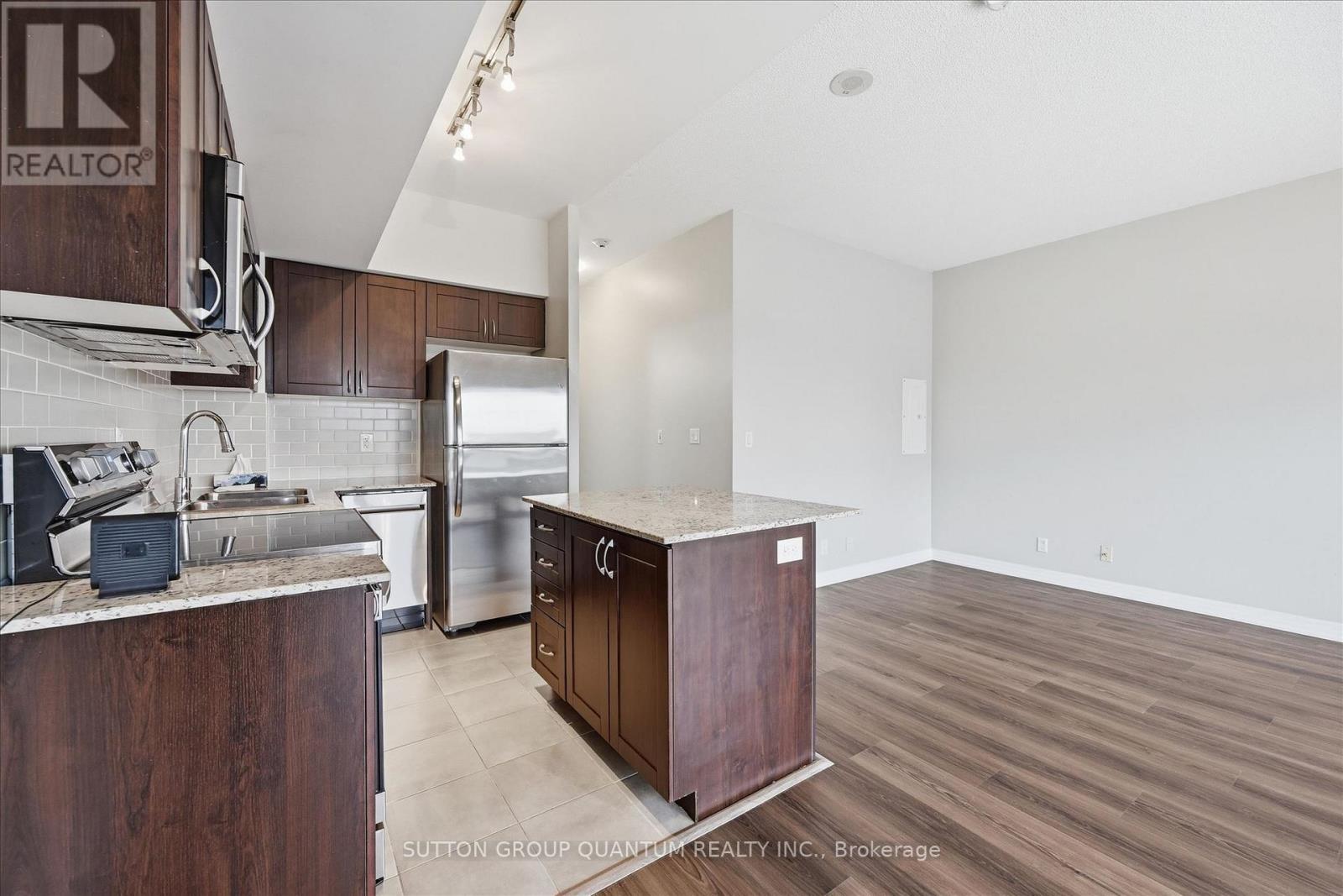 219 - 1940 Ironstone Drive, Burlington, Ontario  L7L 0E4 - Photo 8 - W13014980