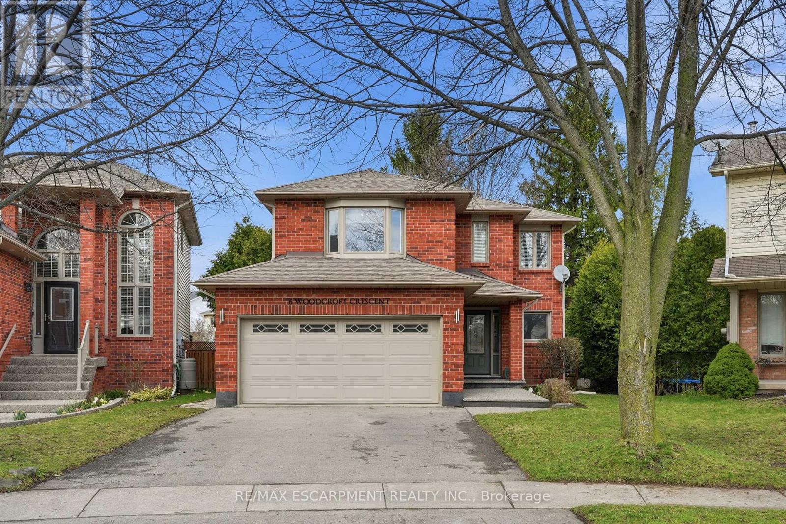 6 WOODCROFT CRESCENT, Hamilton, Ontario