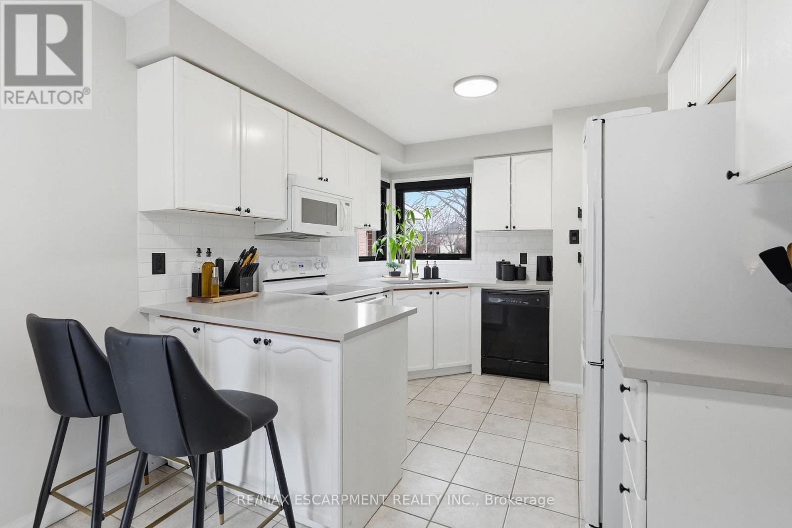 6 Woodcroft Crescent, Hamilton, Ontario  L8B 0H1 - Photo 10 - X13014904