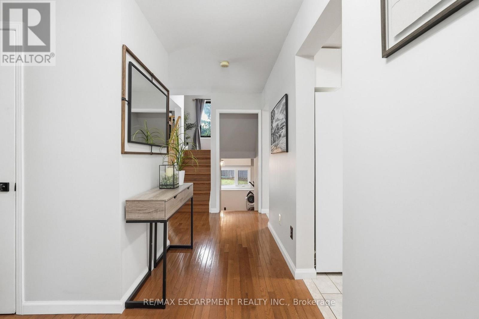 6 Woodcroft Crescent, Hamilton, Ontario  L8B 0H1 - Photo 4 - X13014904