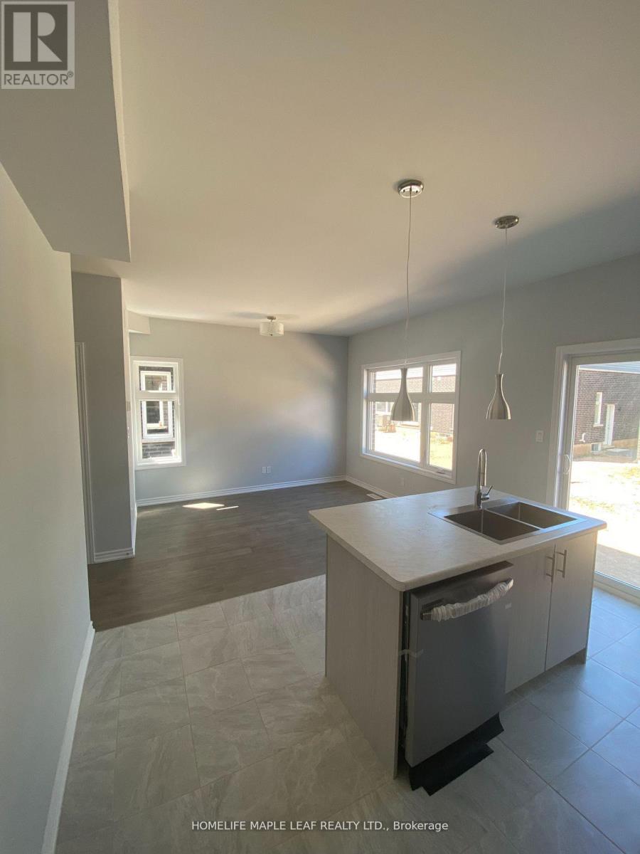 37 - 5672 Dorchester Road, Niagara Falls, Ontario  L2G 5S3 - Photo 2 - X13014952