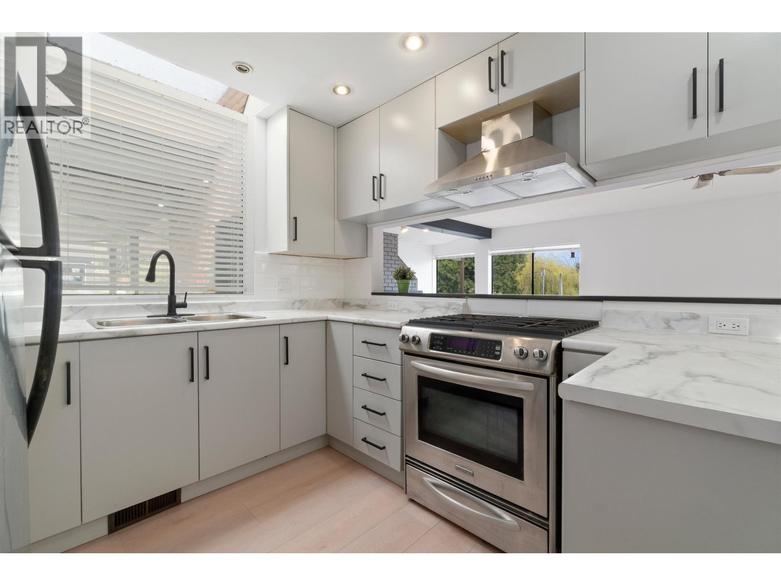 1177 E 15th Street, North Vancouver, British Columbia  V7J 1K6 - Photo 14 - R3112528