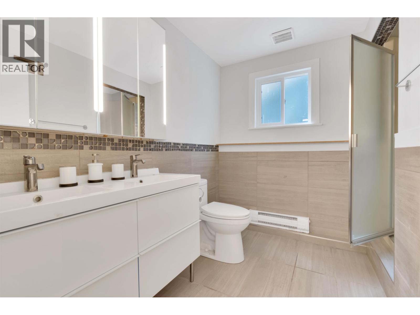 1177 E 15th Street, North Vancouver, British Columbia  V7J 1K6 - Photo 32 - R3112528