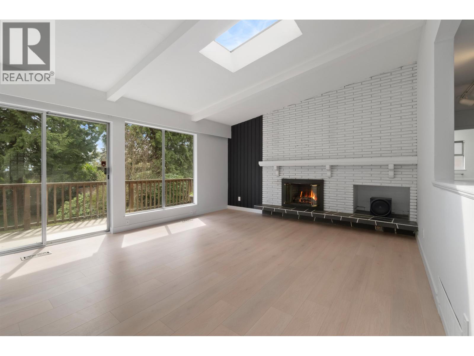 1177 E 15th Street, North Vancouver, British Columbia  V7J 1K6 - Photo 3 - R3112528