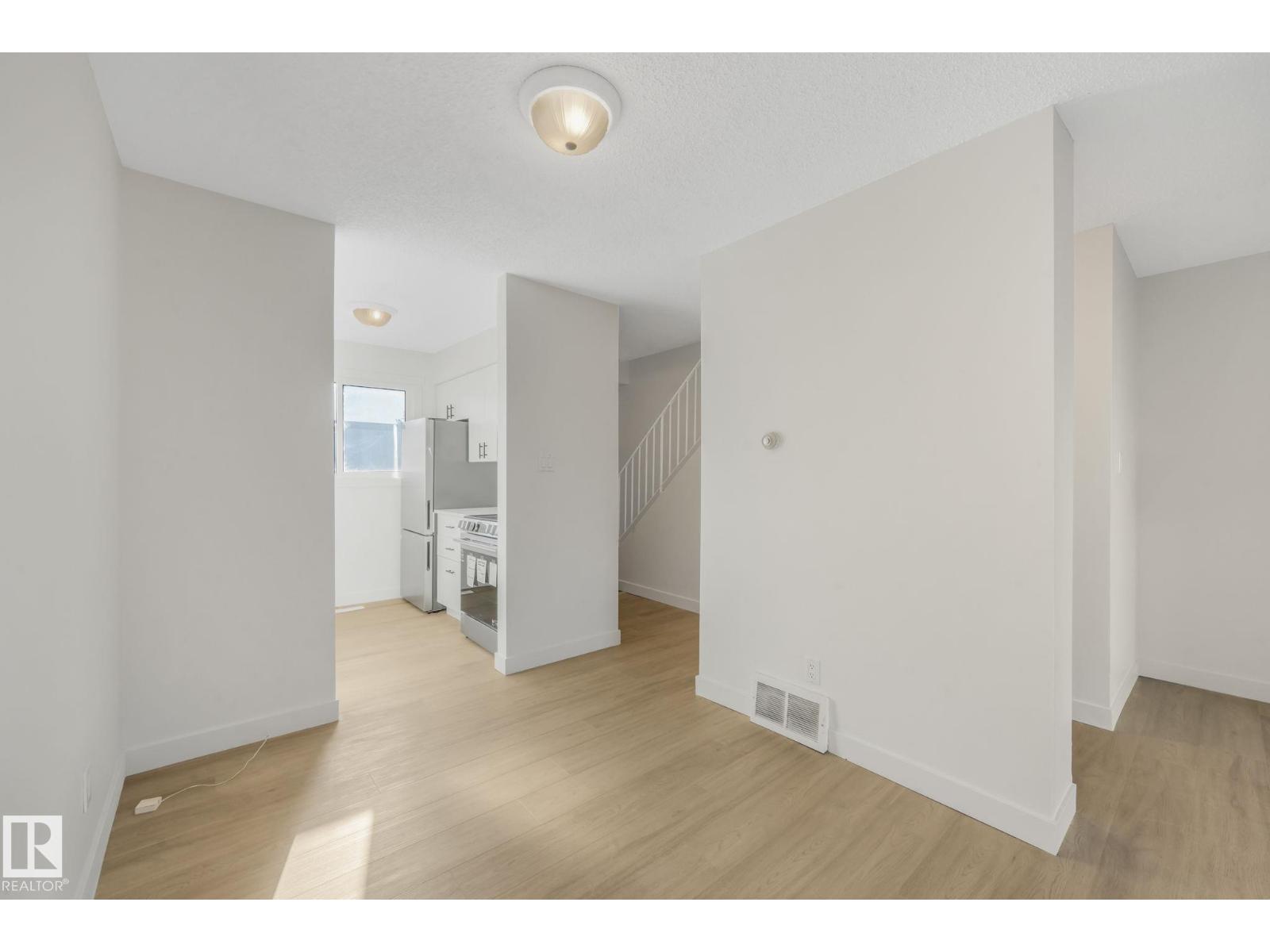 5833 Riverbend Rd Nw, Edmonton, Alberta  T6H 5A8 - Photo 13 - E4482971