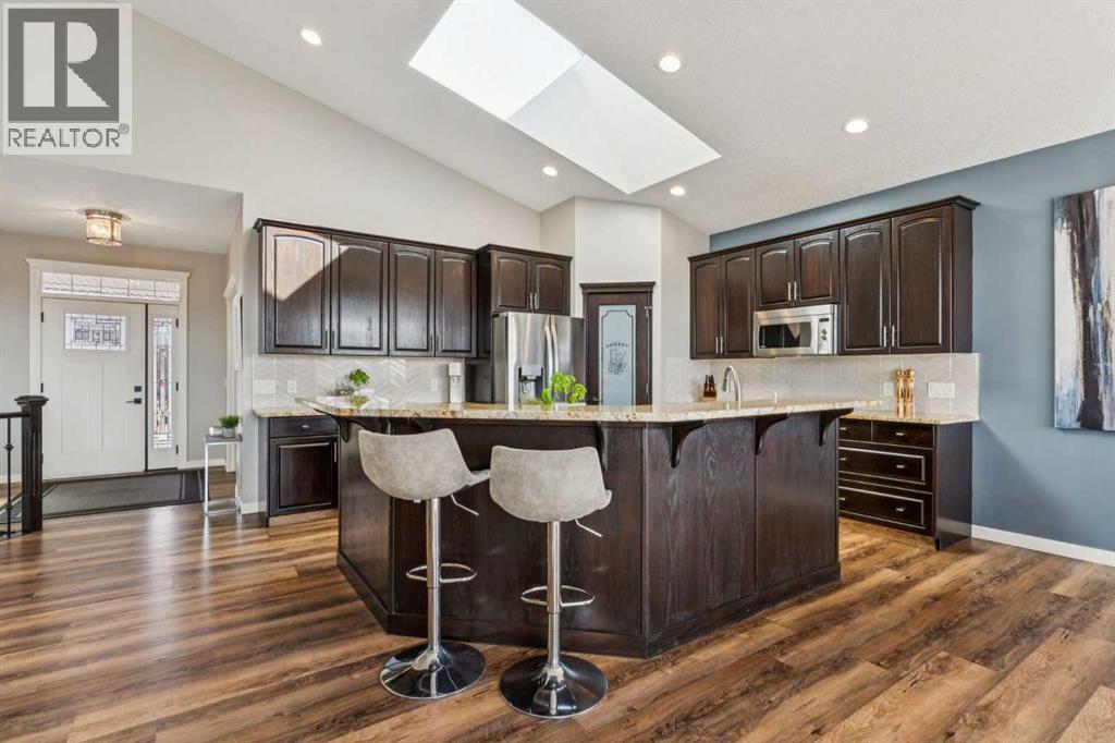 70 Hidden Creek Road NW, Calgary, Alberta  T3A 6E7 - Photo 8 - A2302462