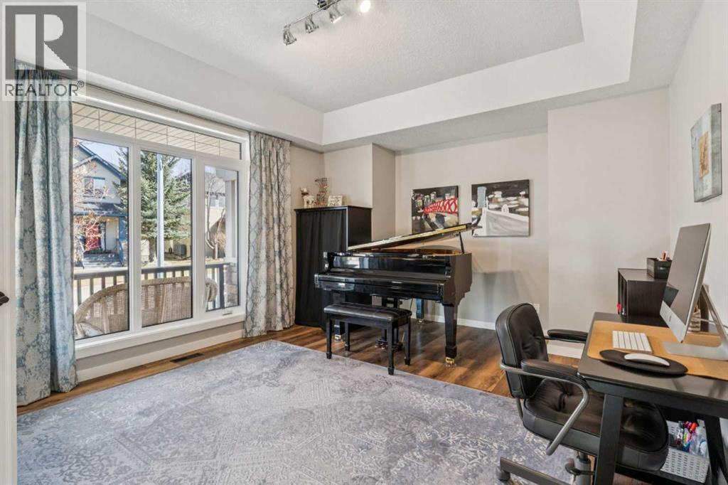 70 Hidden Creek Road NW, Calgary, Alberta  T3A 6E7 - Photo 5 - A2302462