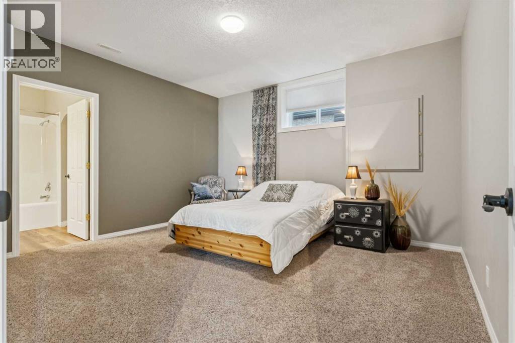 70 Hidden Creek Road NW, Calgary, Alberta  T3A 6E7 - Photo 32 - A2302462