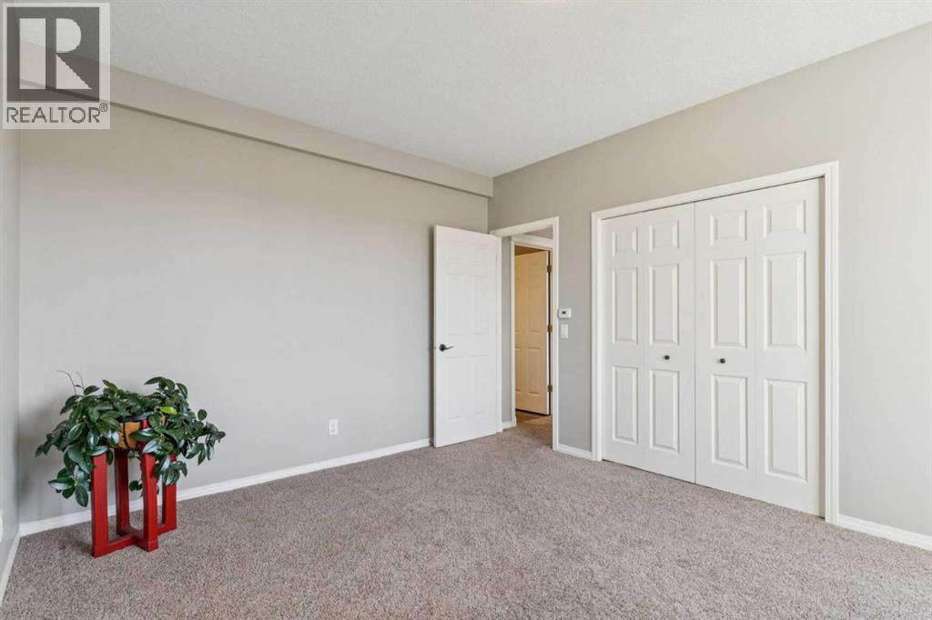 70 Hidden Creek Road NW, Calgary, Alberta  T3A 6E7 - Photo 37 - A2302462