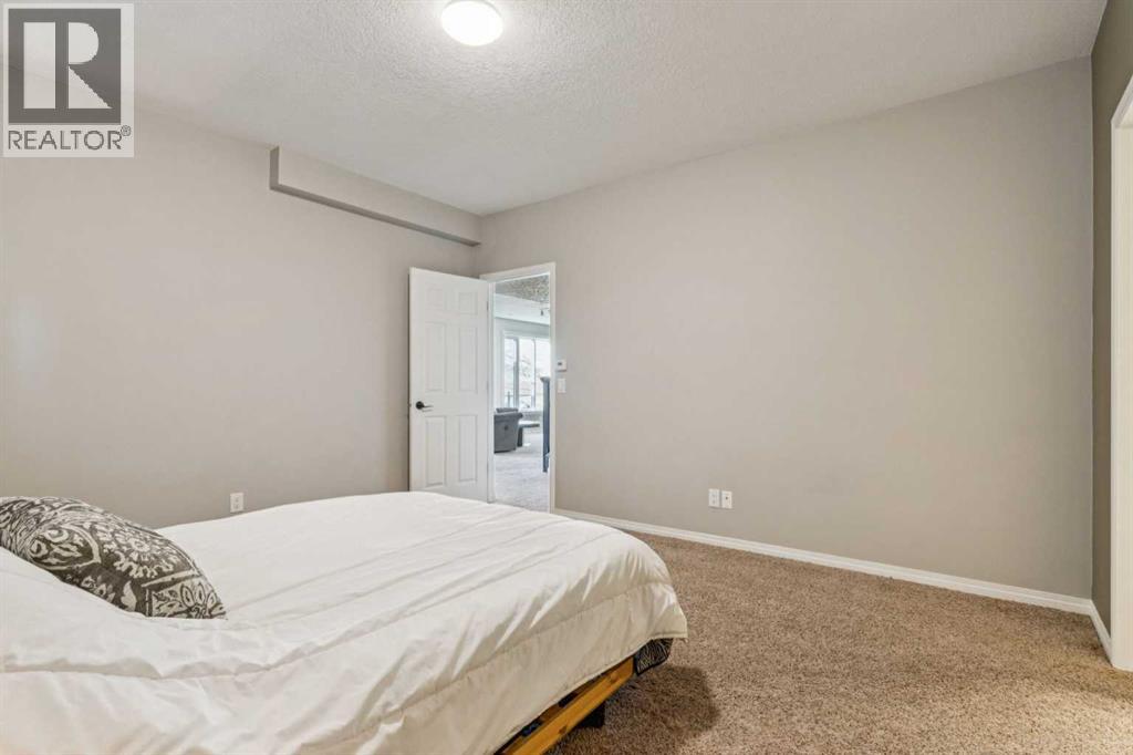 70 Hidden Creek Road NW, Calgary, Alberta  T3A 6E7 - Photo 33 - A2302462