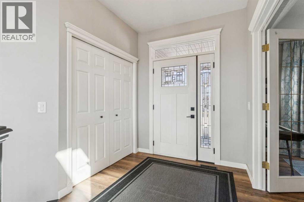 70 Hidden Creek Road NW, Calgary, Alberta  T3A 6E7 - Photo 3 - A2302462