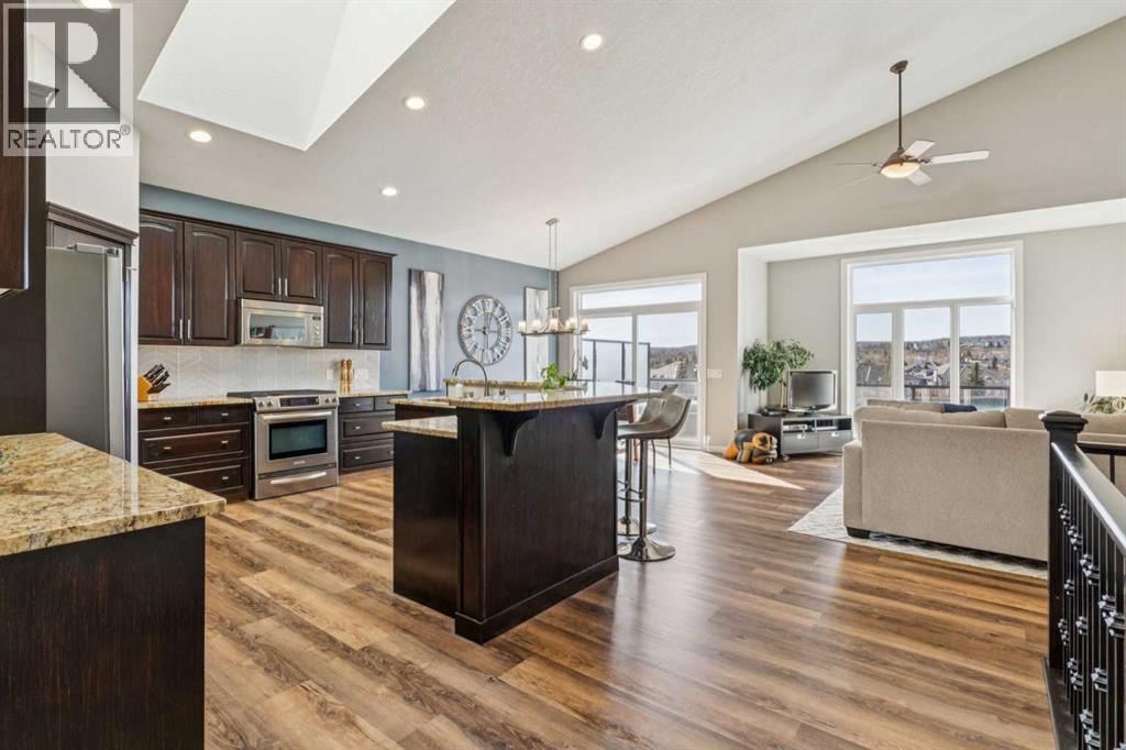 70 Hidden Creek Road NW, Calgary, Alberta  T3A 6E7 - Photo 7 - A2302462