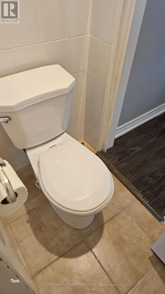 16 Failsworth Avenue, Toronto, Ontario  M6M 3J2 - Photo 18 - W13014490