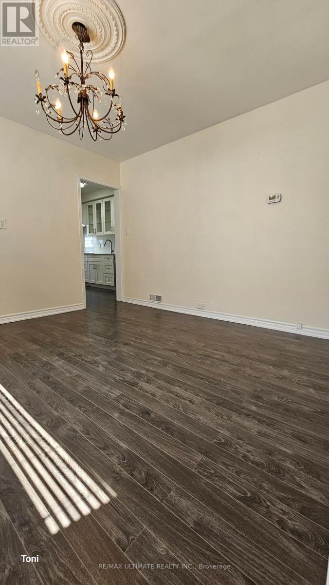 16 Failsworth Avenue, Toronto, Ontario  M6M 3J2 - Photo 5 - W13014490