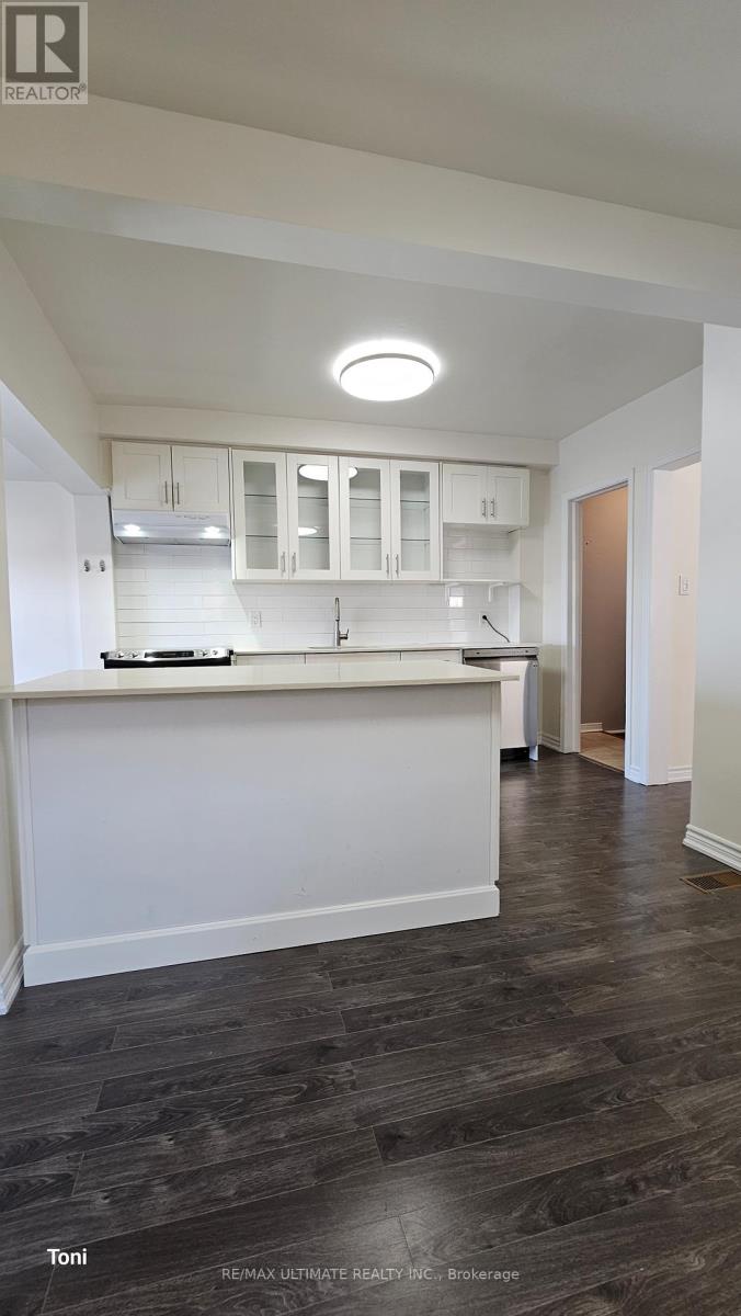 16 Failsworth Avenue, Toronto, Ontario  M6M 3J2 - Photo 8 - W13014490