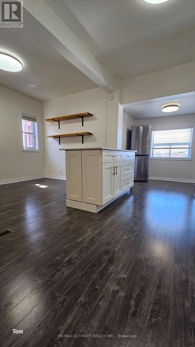 16 Failsworth Avenue, Toronto, Ontario  M6M 3J2 - Photo 11 - W13014490