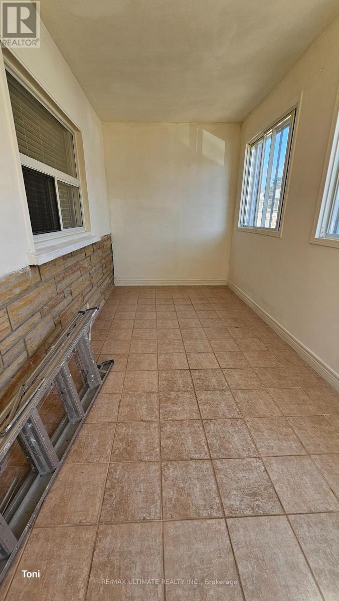 16 Failsworth Avenue, Toronto, Ontario  M6M 3J2 - Photo 20 - W13014490