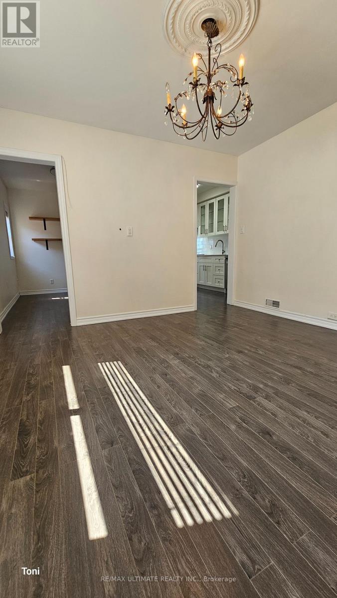 16 Failsworth Avenue, Toronto, Ontario  M6M 3J2 - Photo 4 - W13014490