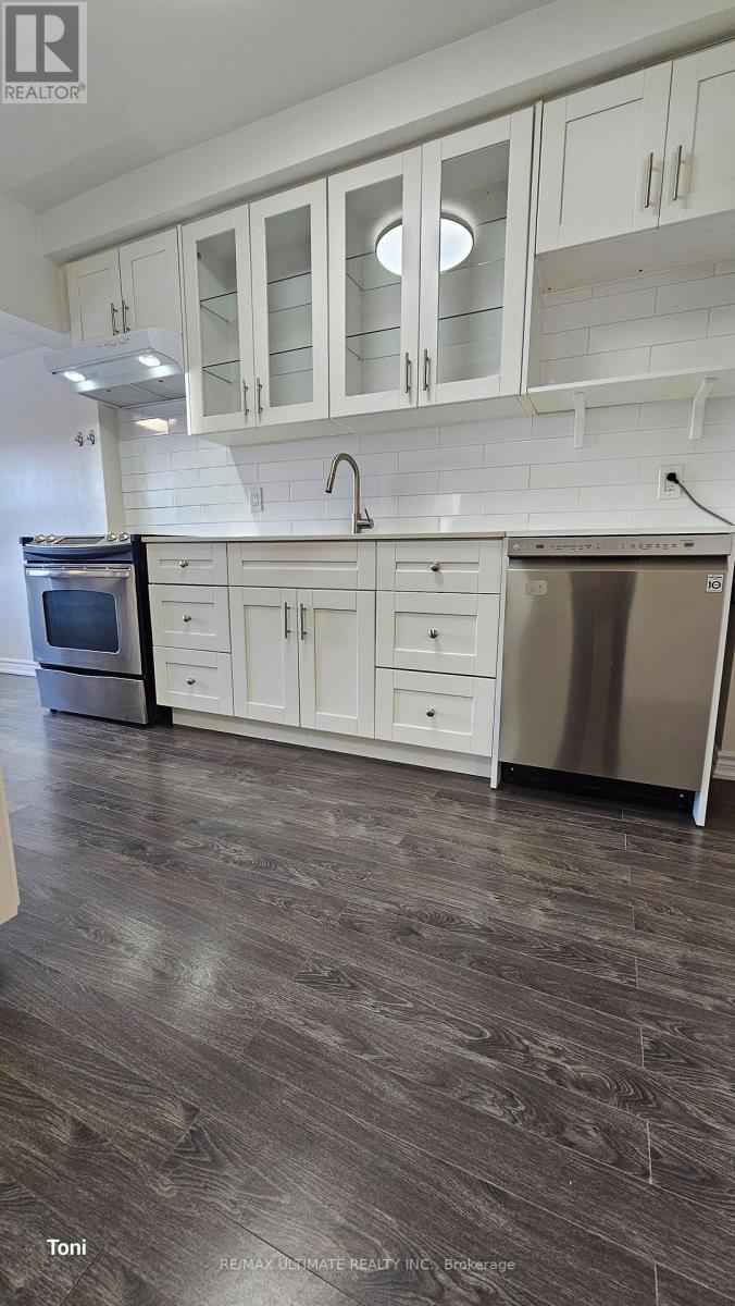 16 Failsworth Avenue, Toronto, Ontario  M6M 3J2 - Photo 9 - W13014490